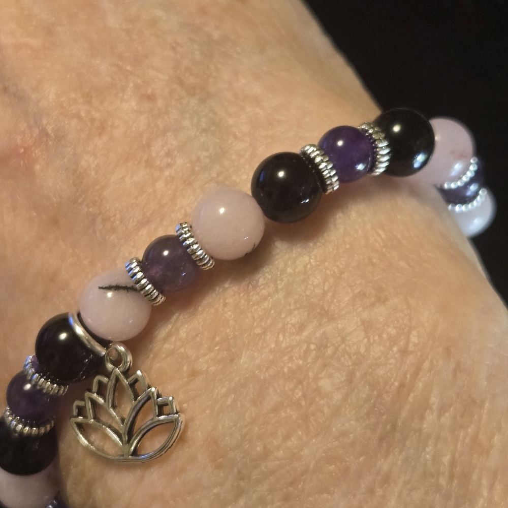 I AM STRONG, BRACELET OF FEMININE ENERGY